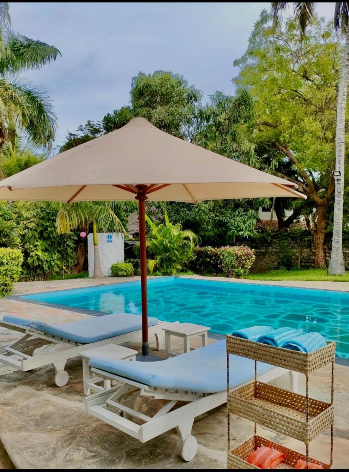 White Nyumba Malindi Apartment Exterior photo