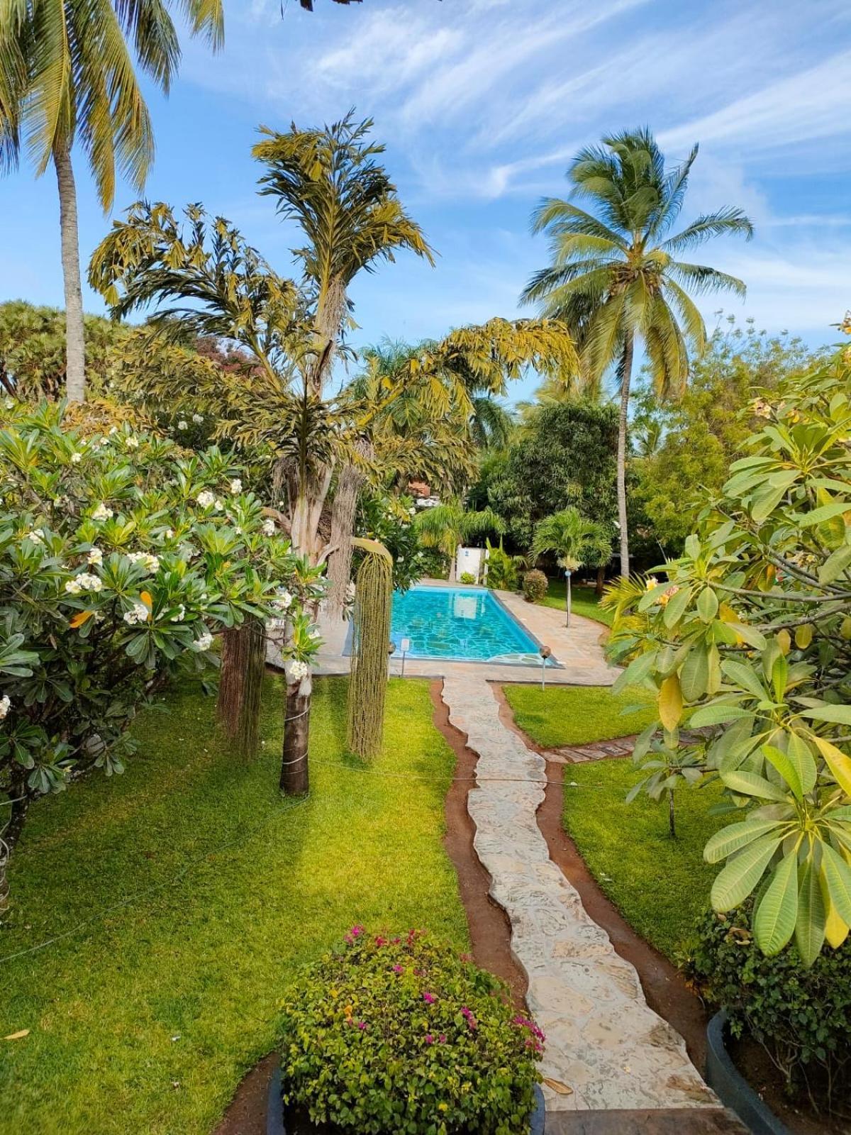 White Nyumba Apartment Malindi Exterior photo