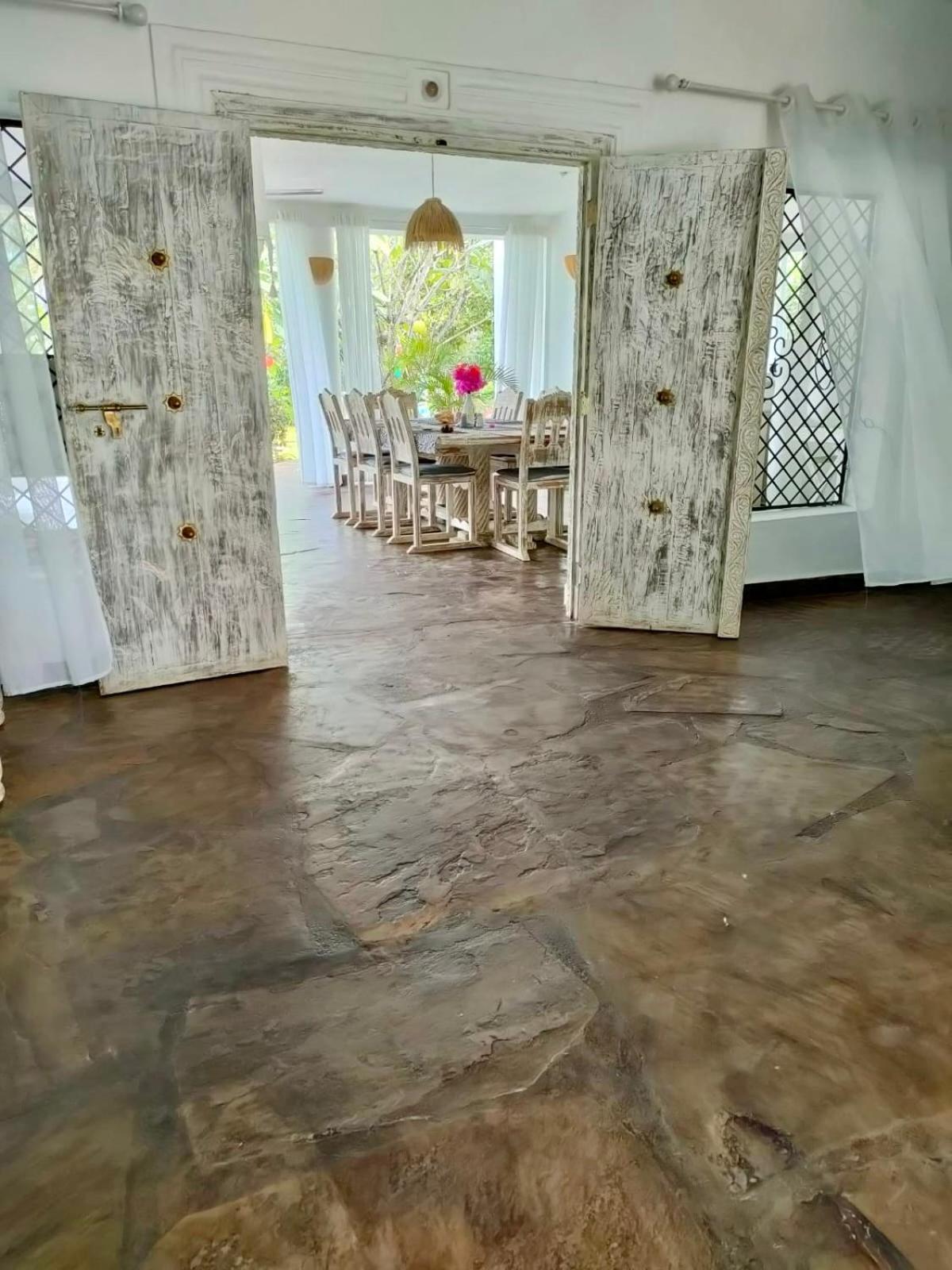 White Nyumba Malindi Apartment Exterior photo