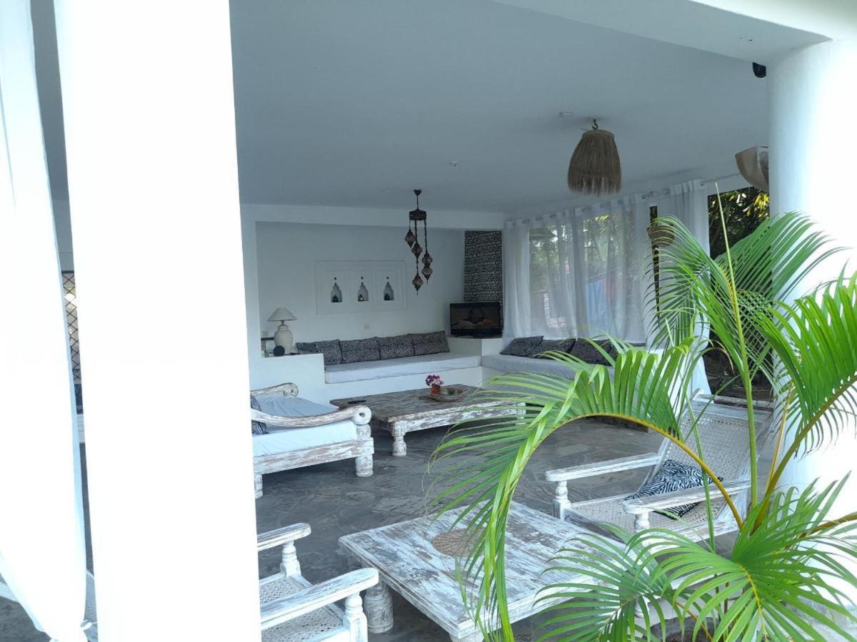 White Nyumba Apartment Malindi Exterior photo