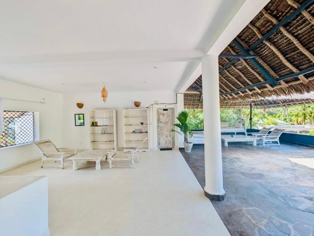 White Nyumba Malindi Apartment Exterior photo