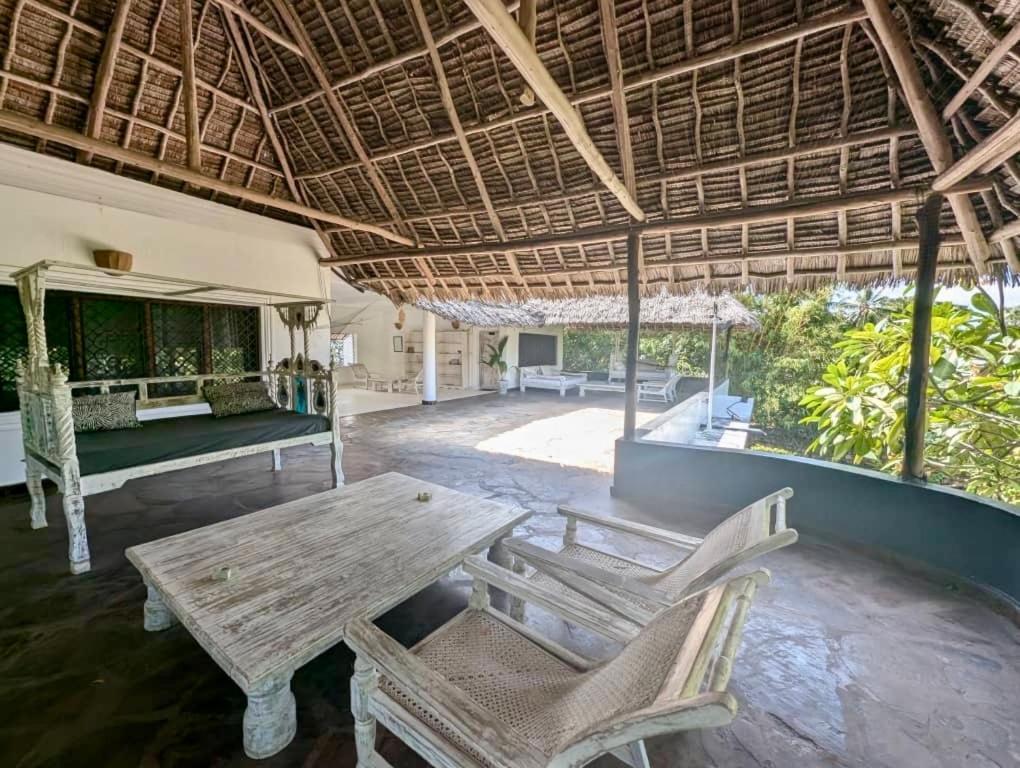 White Nyumba Malindi Apartment Exterior photo