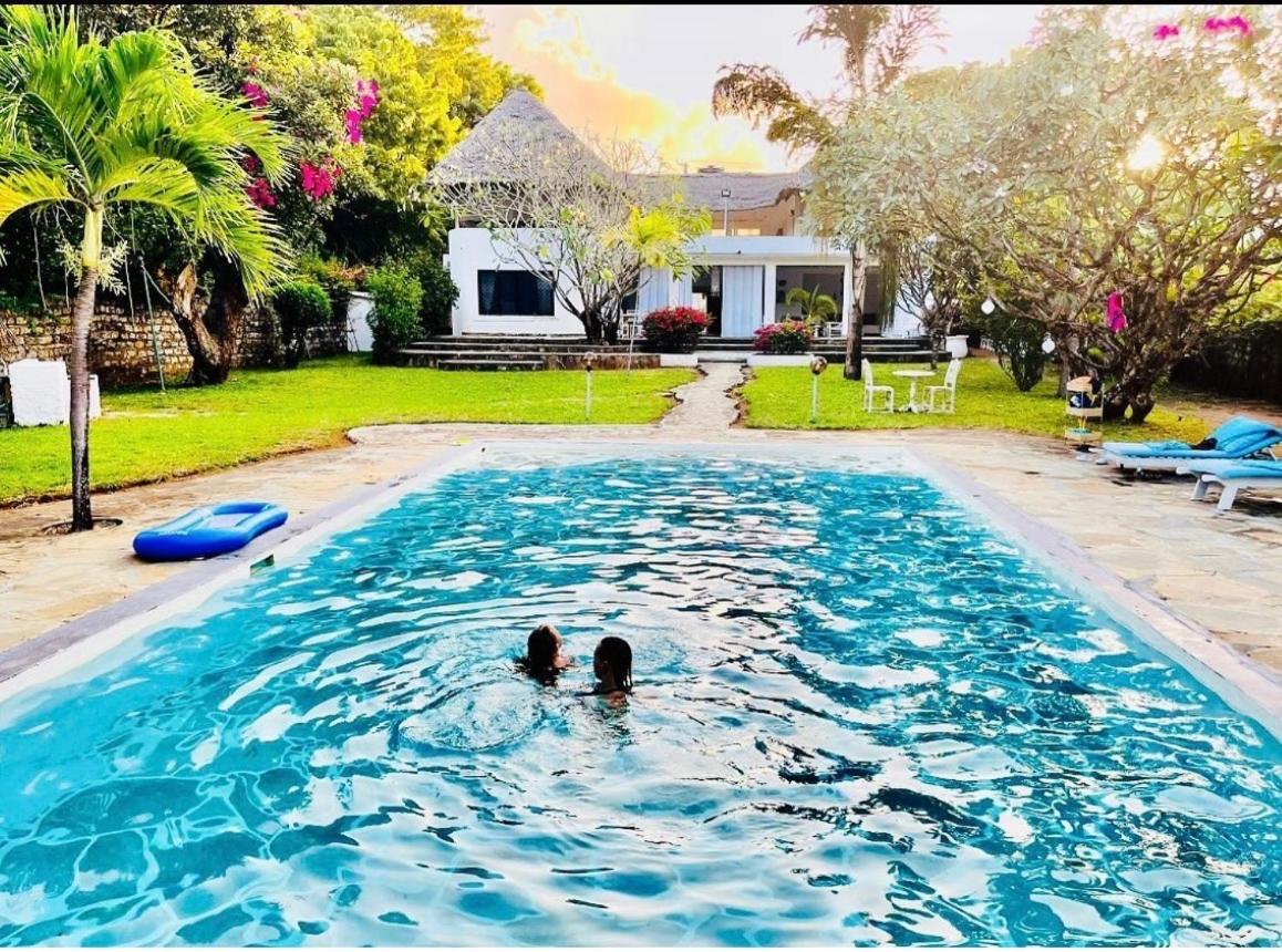 White Nyumba Malindi Apartment Exterior photo
